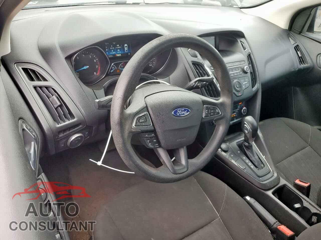 FORD FOCUS 2018 - 1FADP3FE2JL303059