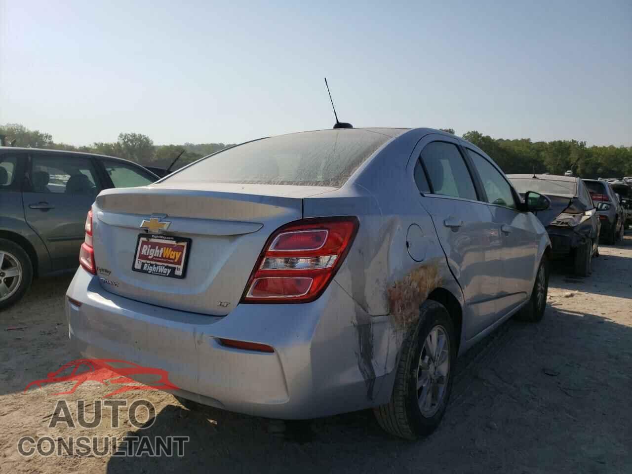 CHEVROLET SONIC 2017 - 1G1JD5SH2H4108562