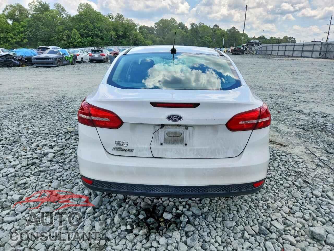 FORD FOCUS 2018 - 1FADP3E28JL291779