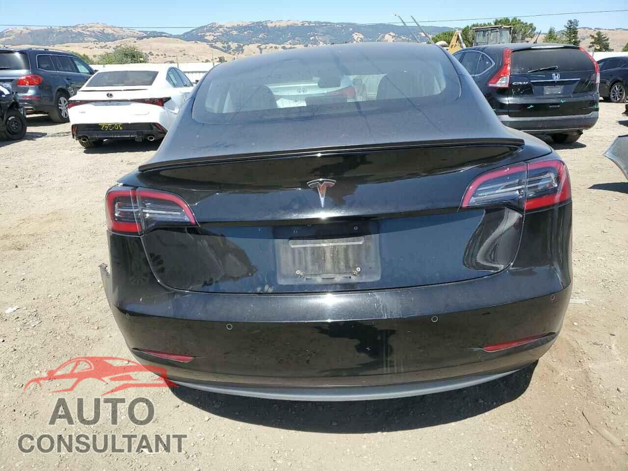 TESLA MODEL 3 2018 - 5YJ3E1EA9JF123093