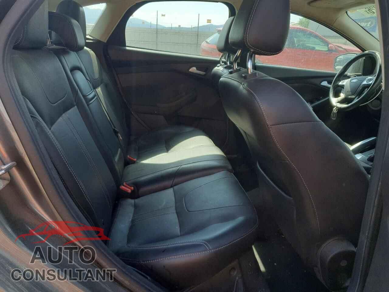 FORD FOCUS 2012 - 1FAHP3N23CL330122
