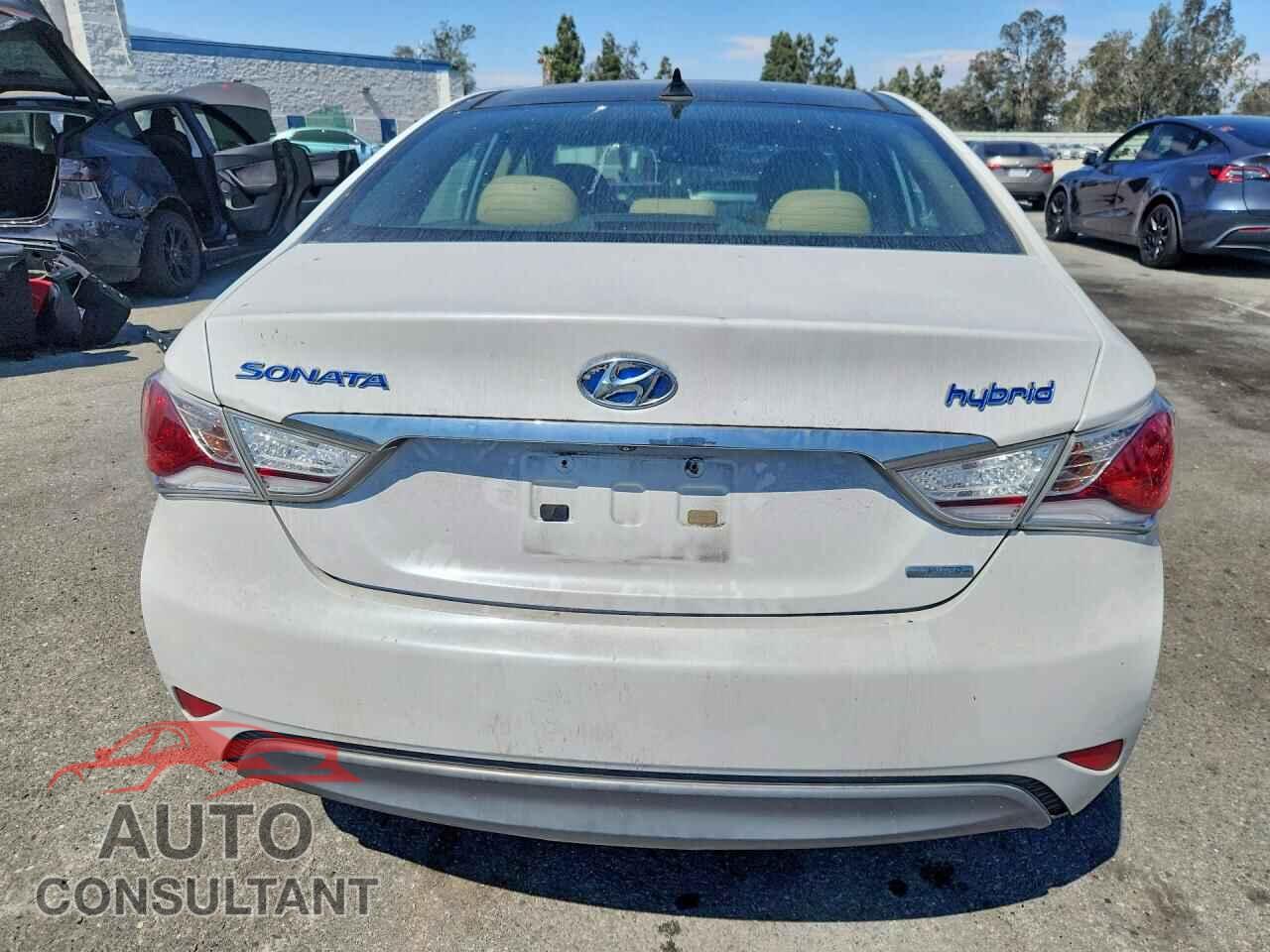 HYUNDAI SONATA 2013 - KMHEC4A47DA067115