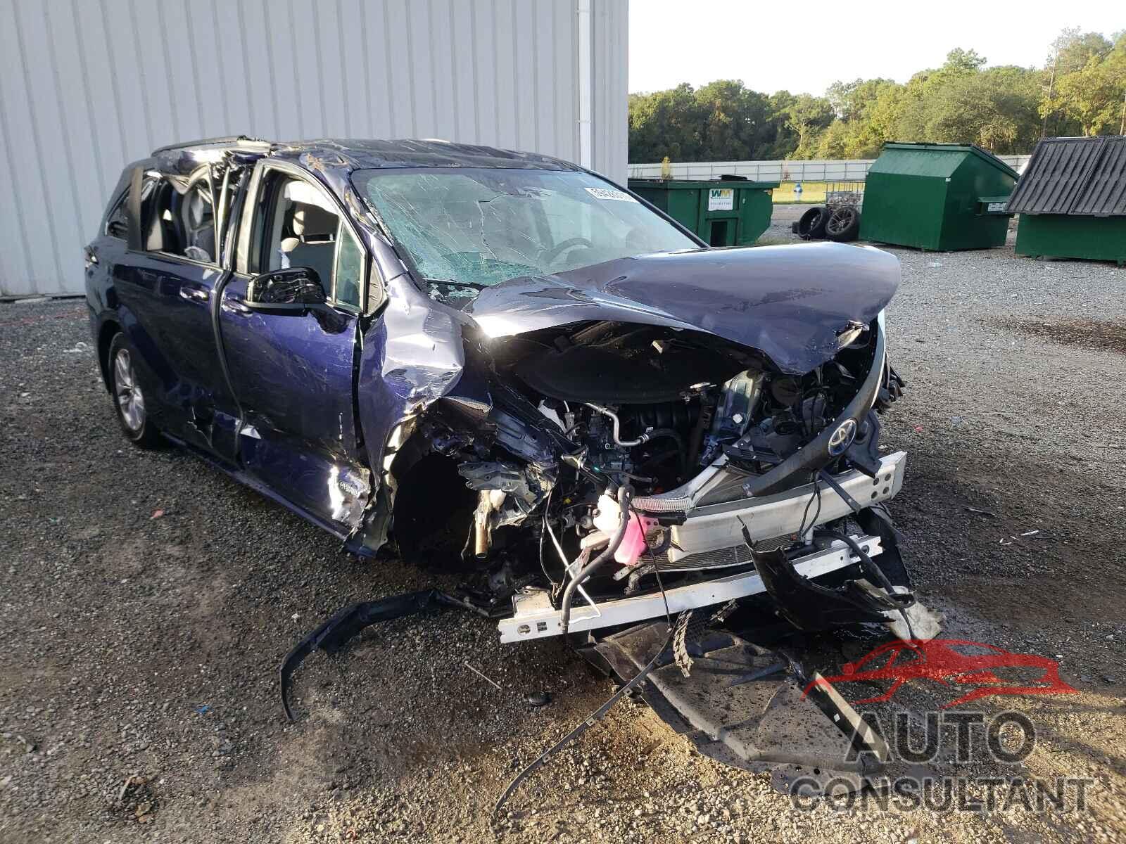 TOYOTA SIENNA 2021 - 5TDKRKEC5MS036637