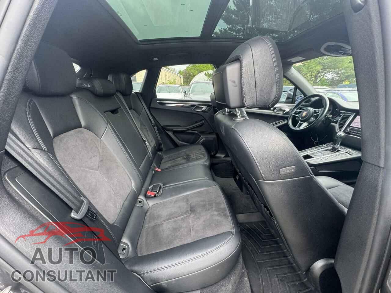 PORSCHE MACAN 2017 - WP1AB2A5XHLB20353