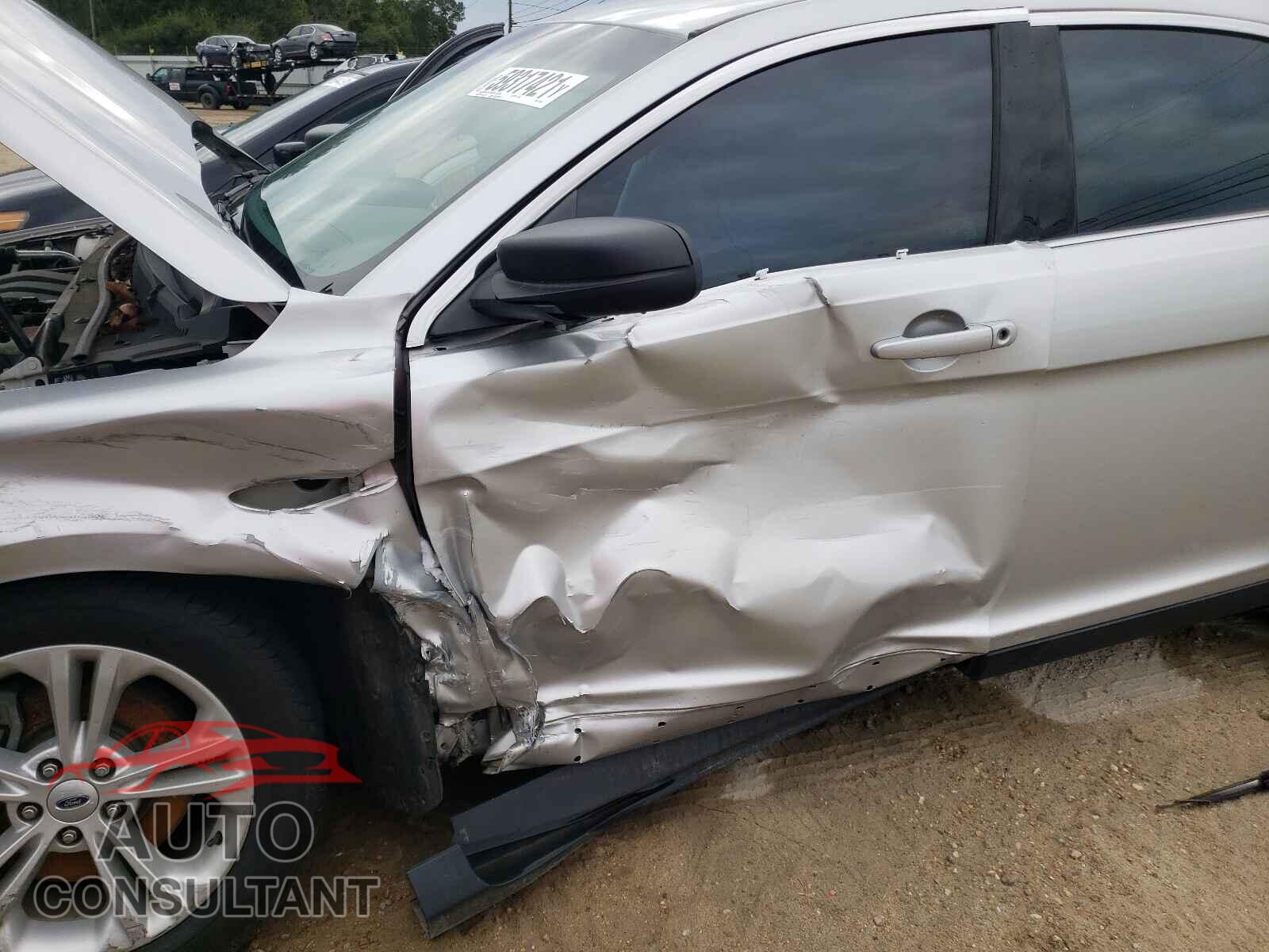 FORD TAURUS 2017 - 1FAHP2D8XHG122190