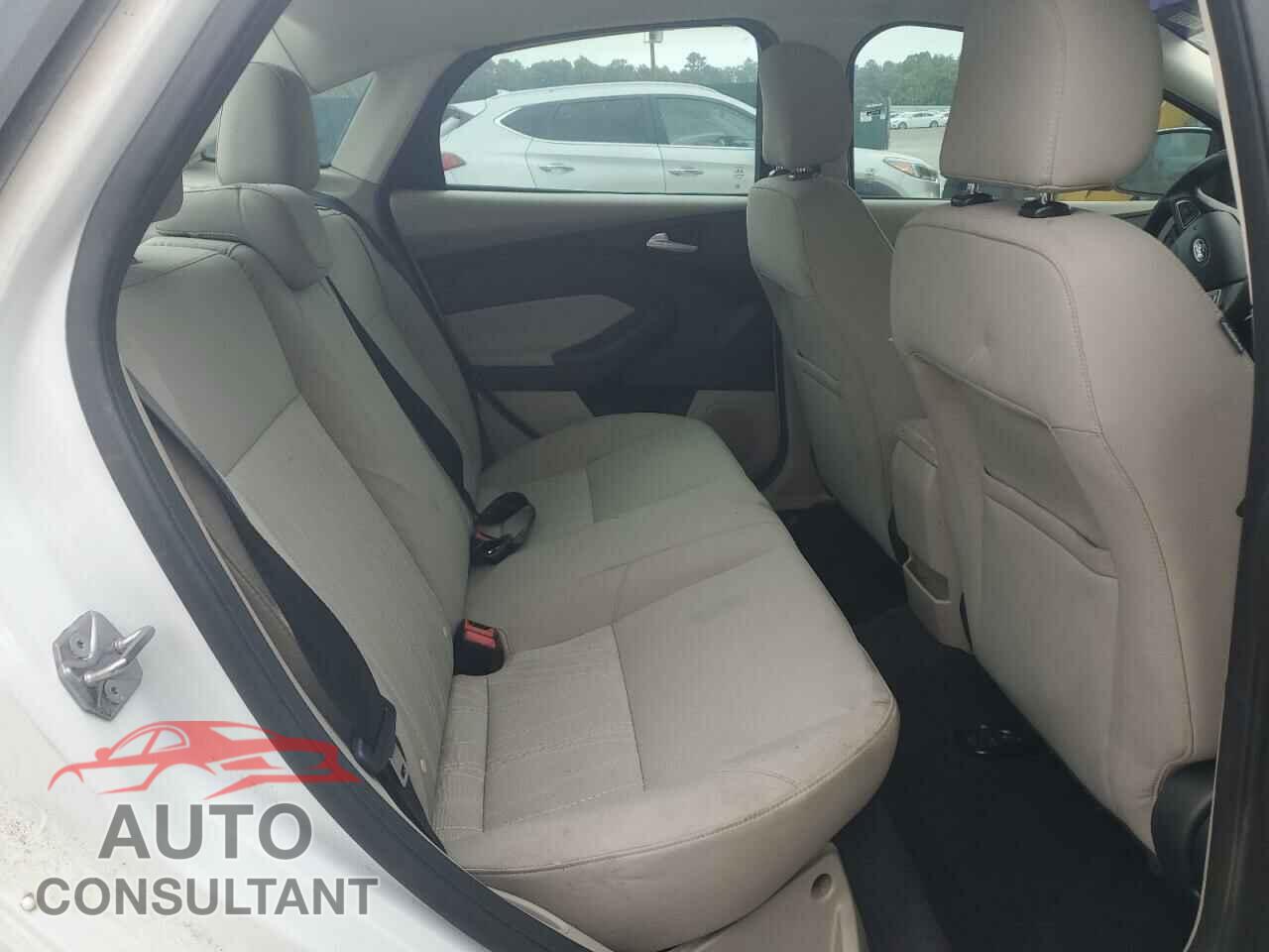 FORD FOCUS 2015 - 1FADP3F21FL246821