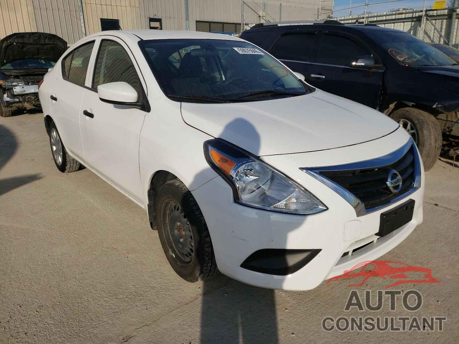NISSAN VERSA 2018 - 3N1CN7AP5JL821119