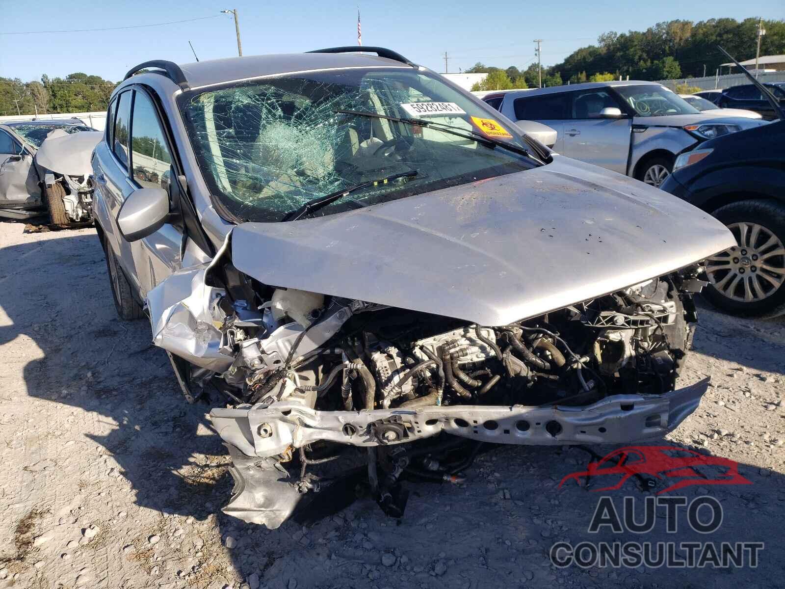 FORD ESCAPE 2017 - 1FMCU0GD9HUC18450
