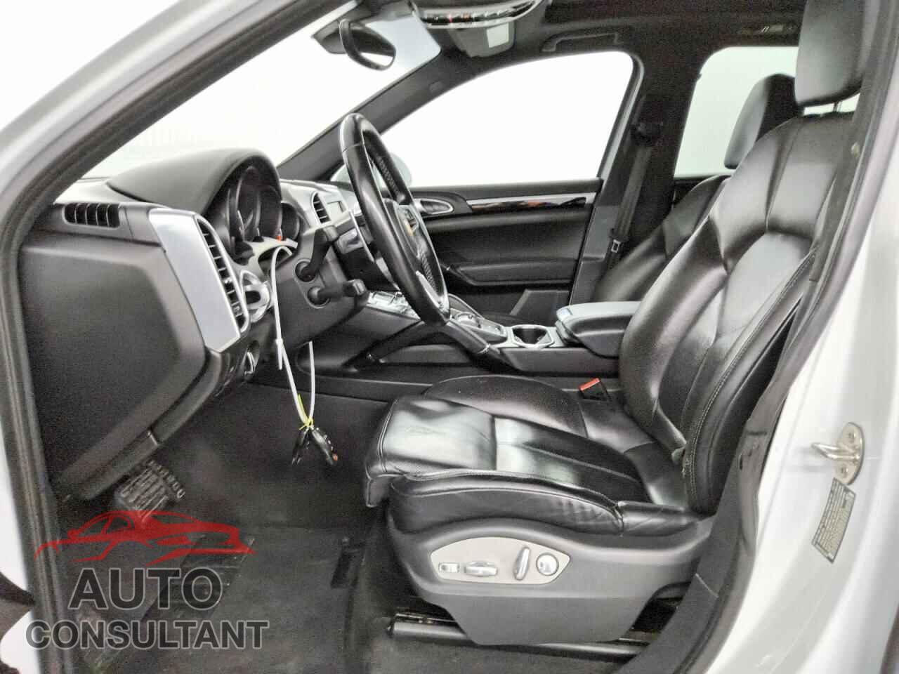 PORSCHE CAYENNE 2016 - WP1AA2A24GKA13215