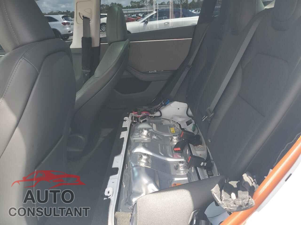 TESLA MODEL 3 2024 - 5YJ3E1EA5RF756458