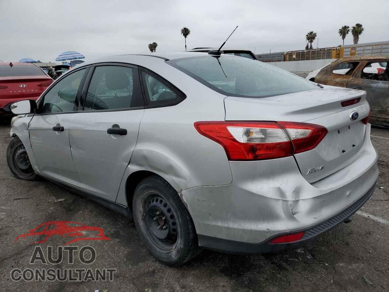 FORD FOCUS 2014 - 1FADP3E27EL401095