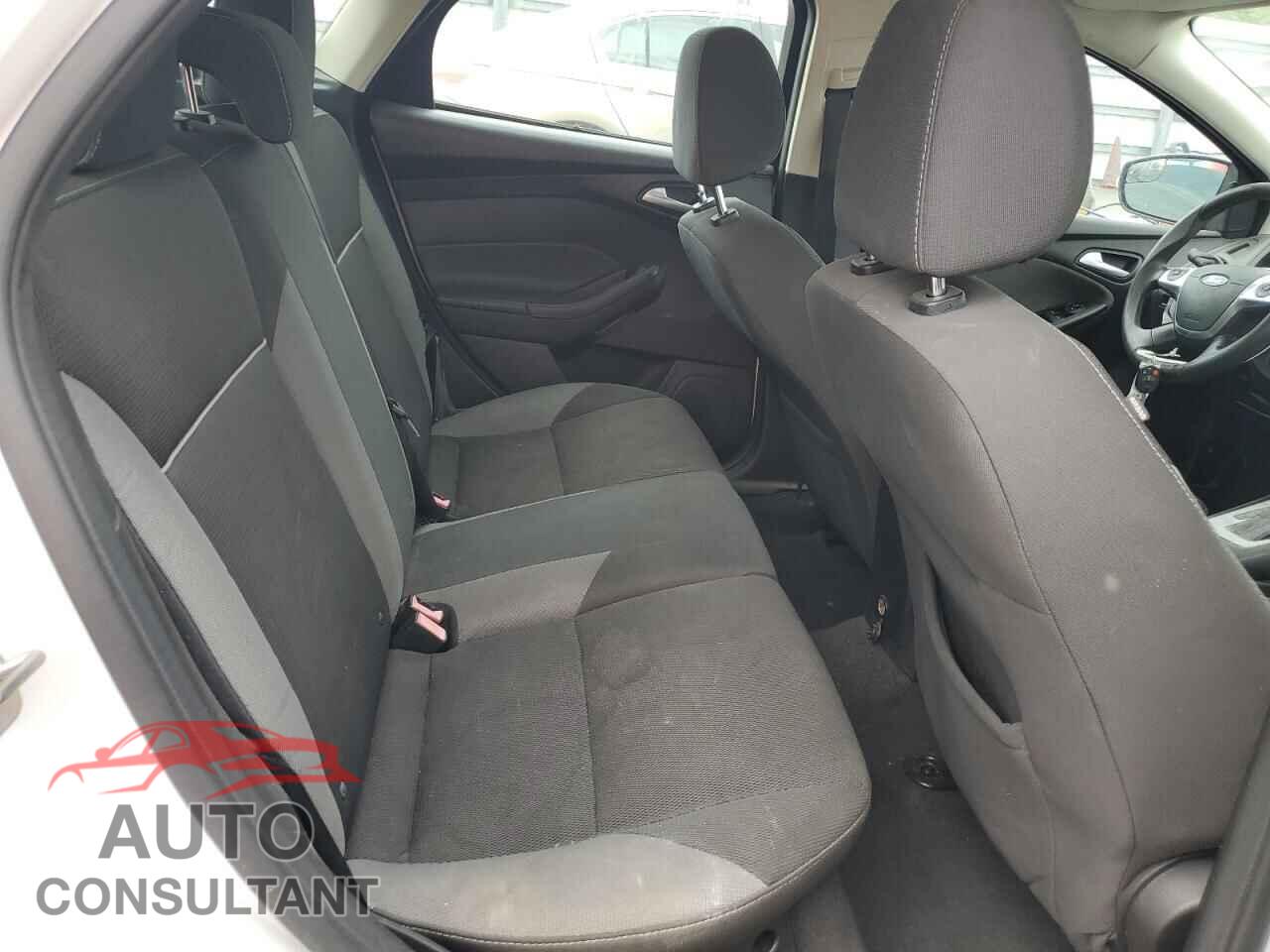 FORD FOCUS 2014 - 1FADP3K20EL271973