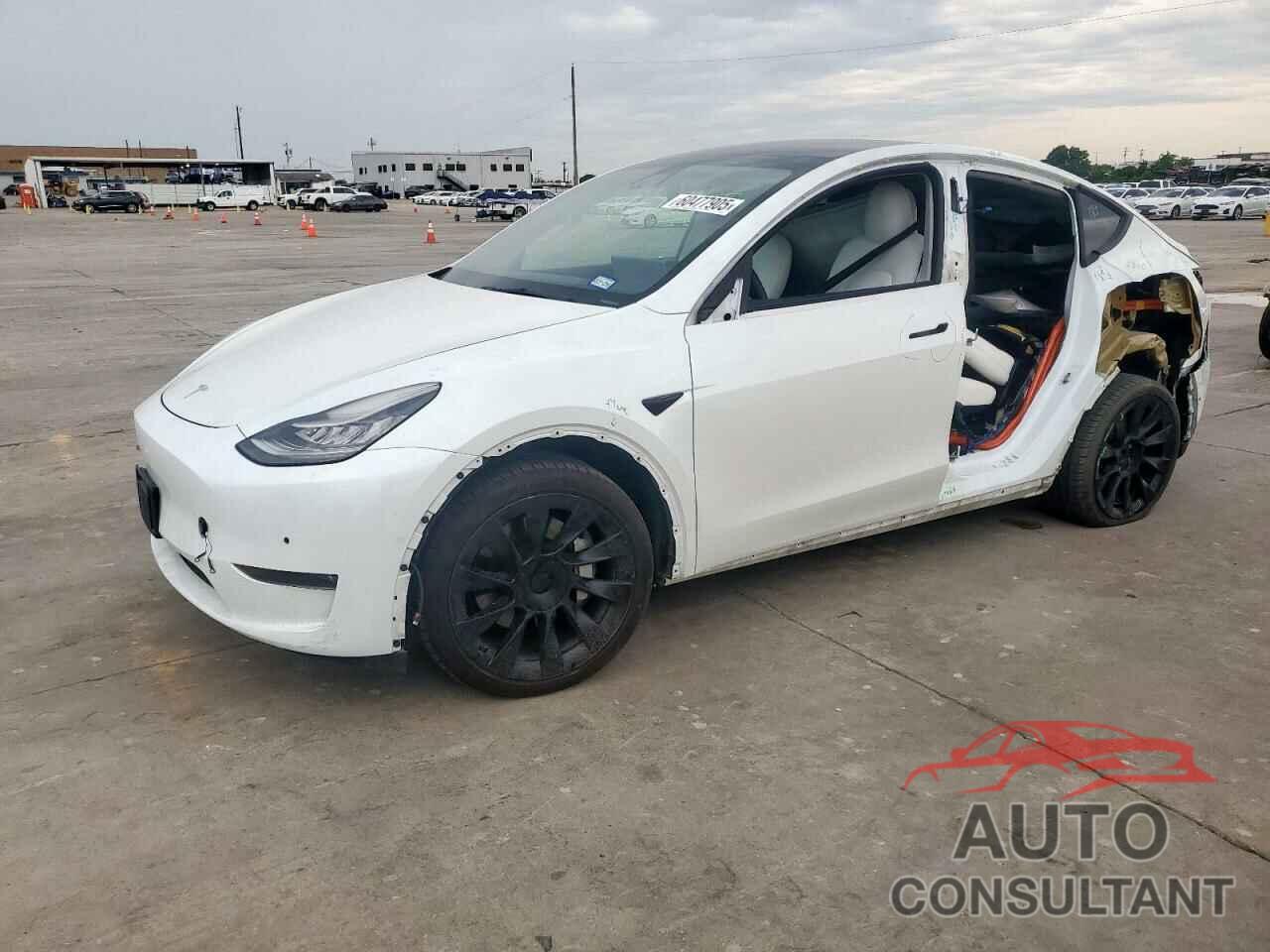 TESLA MODEL Y 2021 - 5YJYGDEE8MF130156