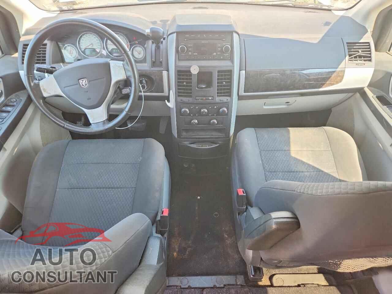 DODGE CARAVAN 2010 - 2D4RN5D13AR443911