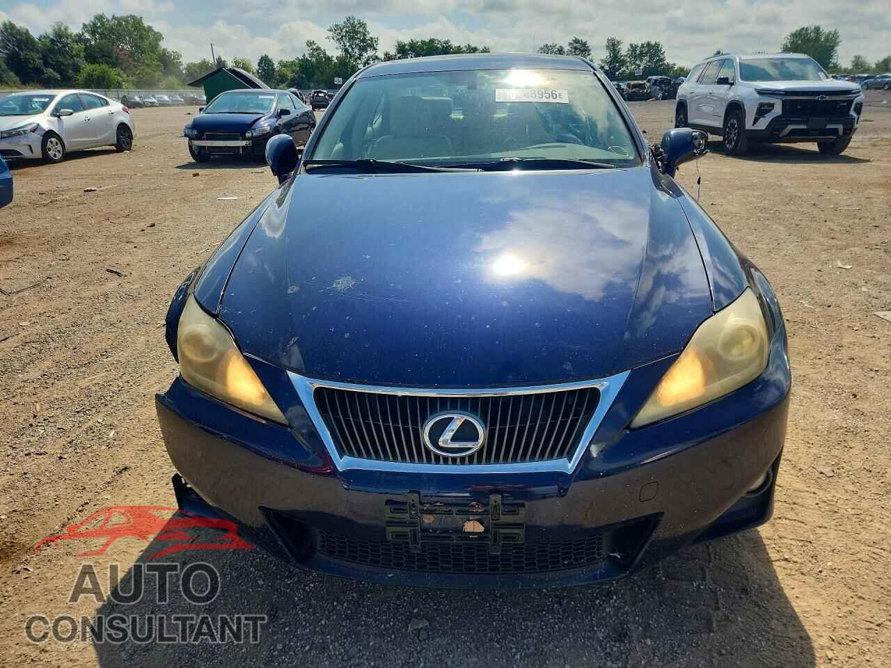 LEXUS IS 2011 - JTHCF5C29B5047540