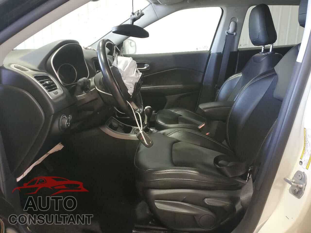 JEEP COMPASS 2020 - 3C4NJDBB8LT112495