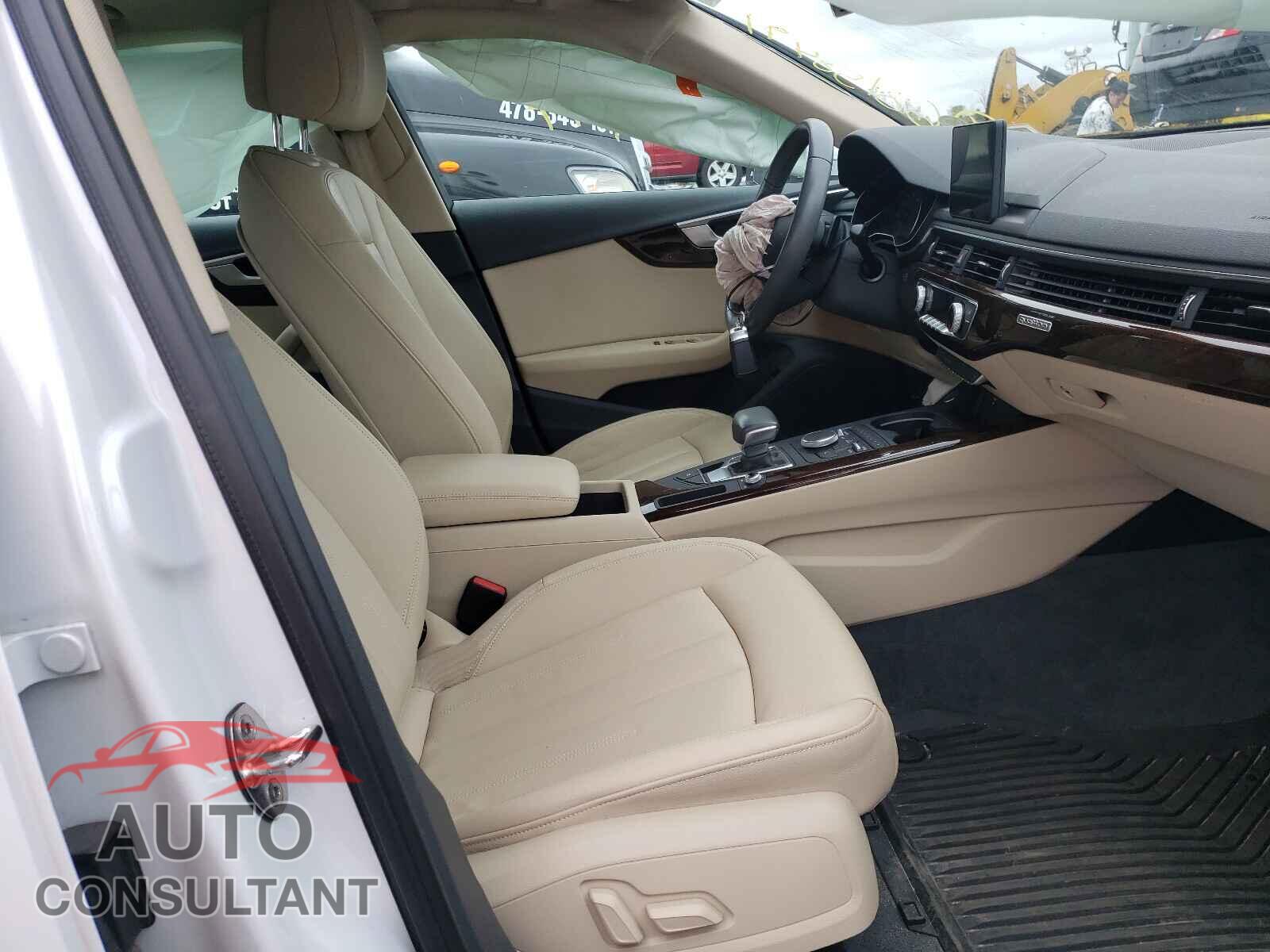 AUDI A4 2019 - WAUDNAF44KN014778