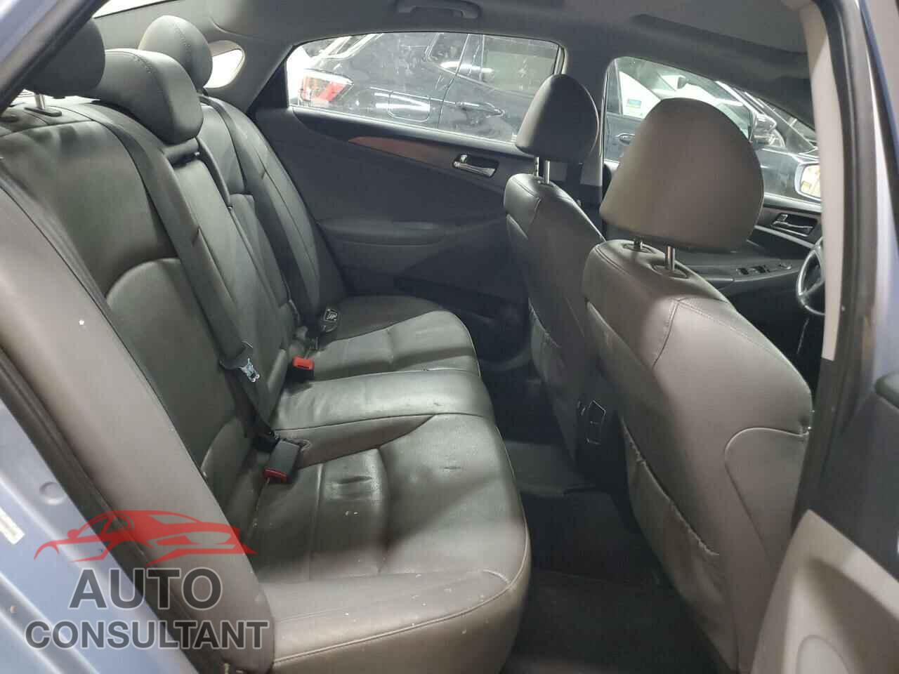 HYUNDAI SONATA 2011 - KMHEC4A44BA001182