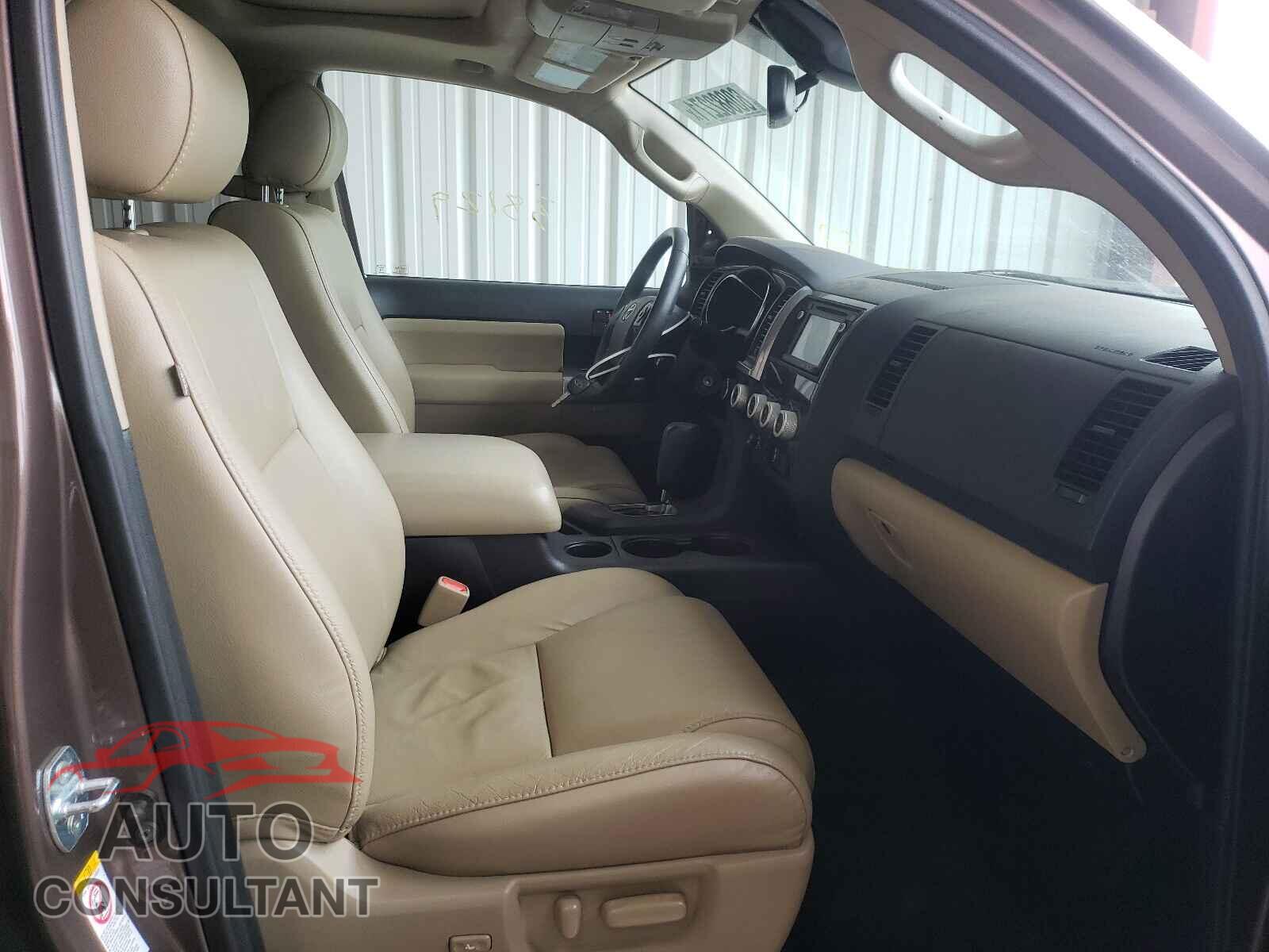 TOYOTA SEQUOIA 2018 - 5TDBY5G10JS160374