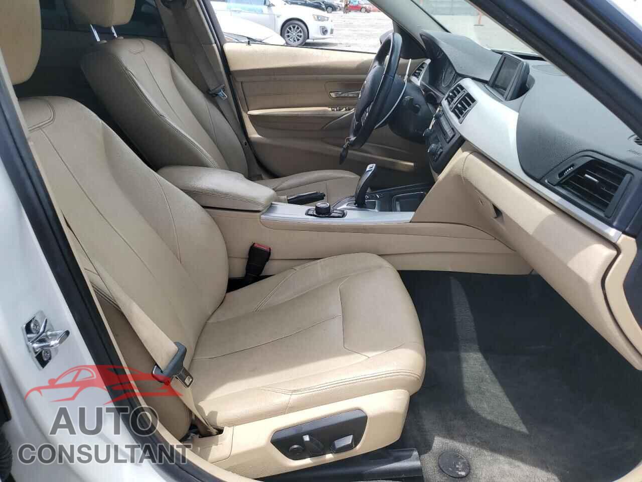 BMW 3 SERIES 2012 - WBA3A5G53CNP15528