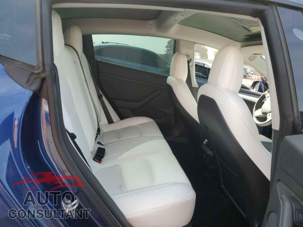 TESLA MODEL 3 2021 - 5YJ3E1EC2MF070873