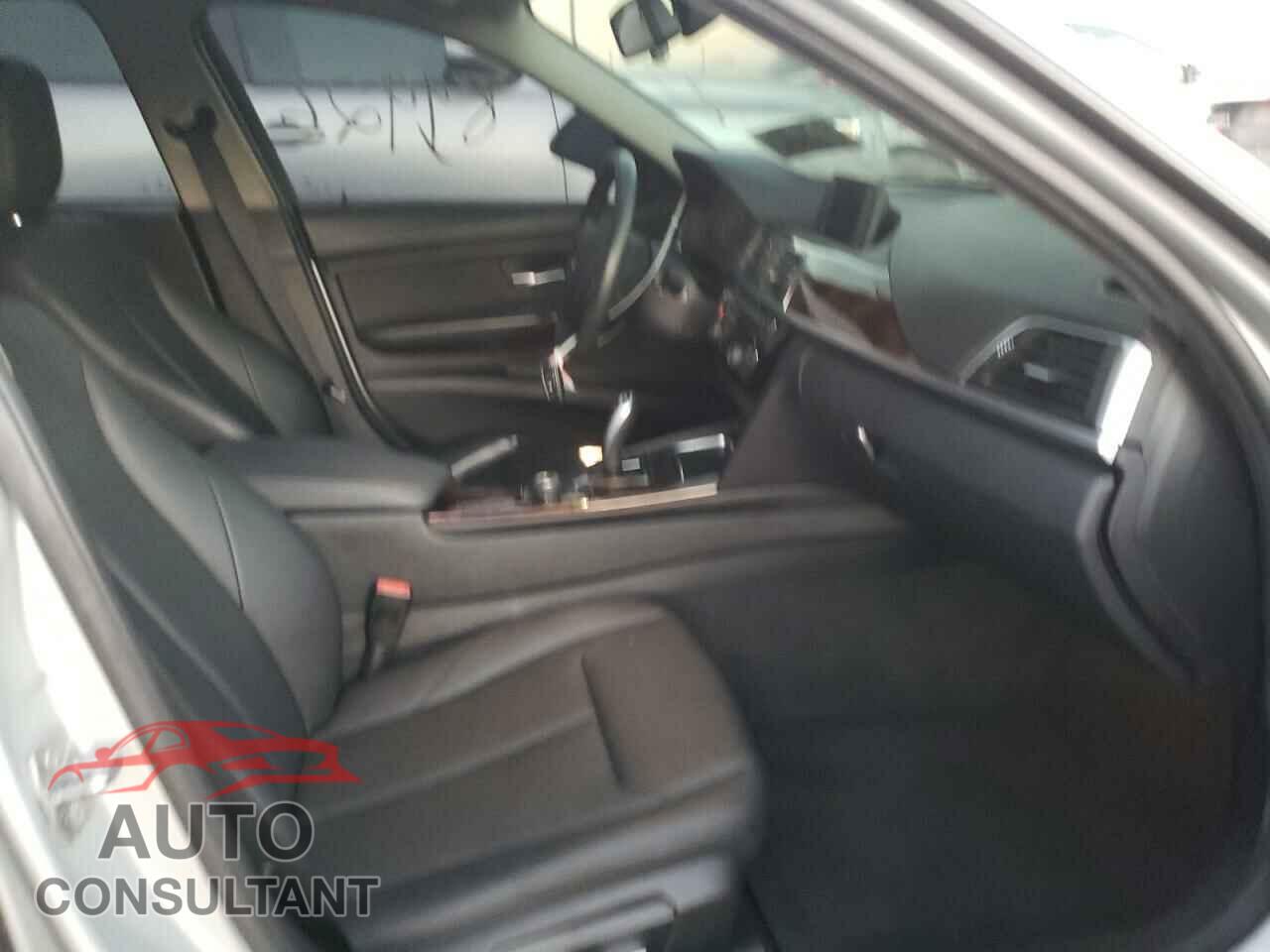 BMW 3 SERIES 2016 - WBA8E1G54GNU10340