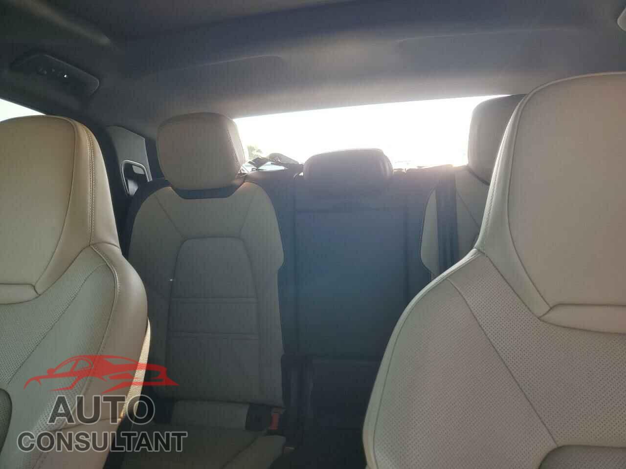 PORSCHE CAYENNE 2024 - WP1BA2AY2RDA52904