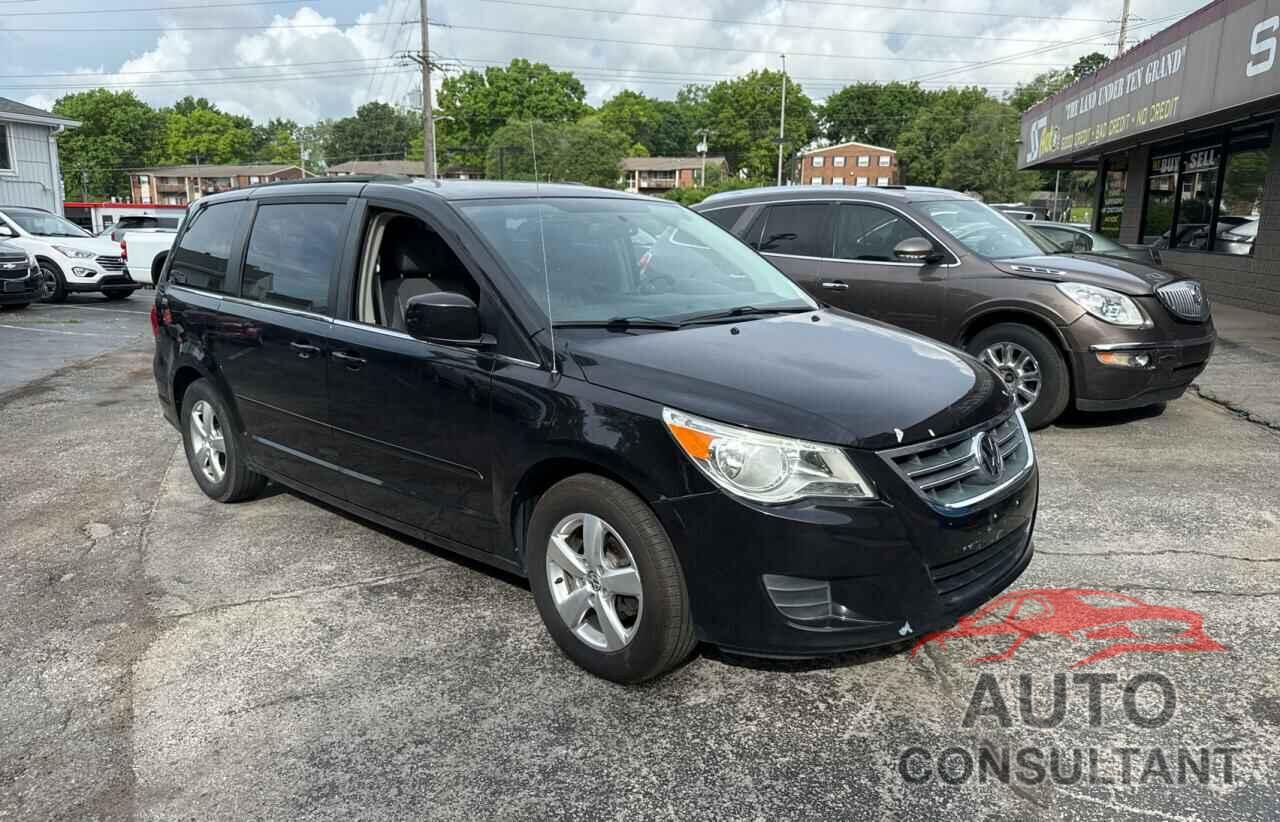 VOLKSWAGEN ROUTAN 2011 - 2V4RW3DG6BR803179