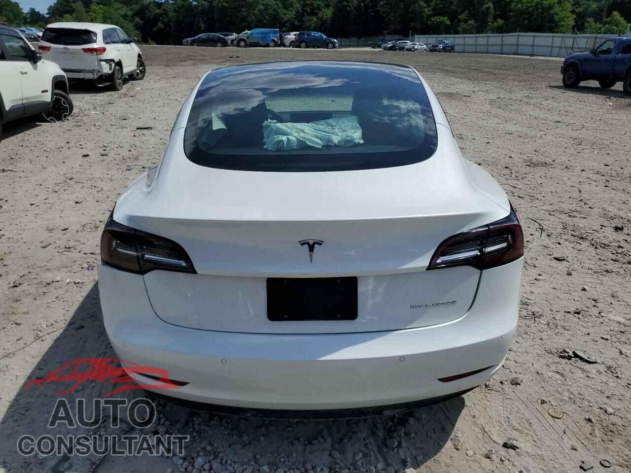 TESLA MODEL 3 2021 - 5YJ3E1EB4MF085415