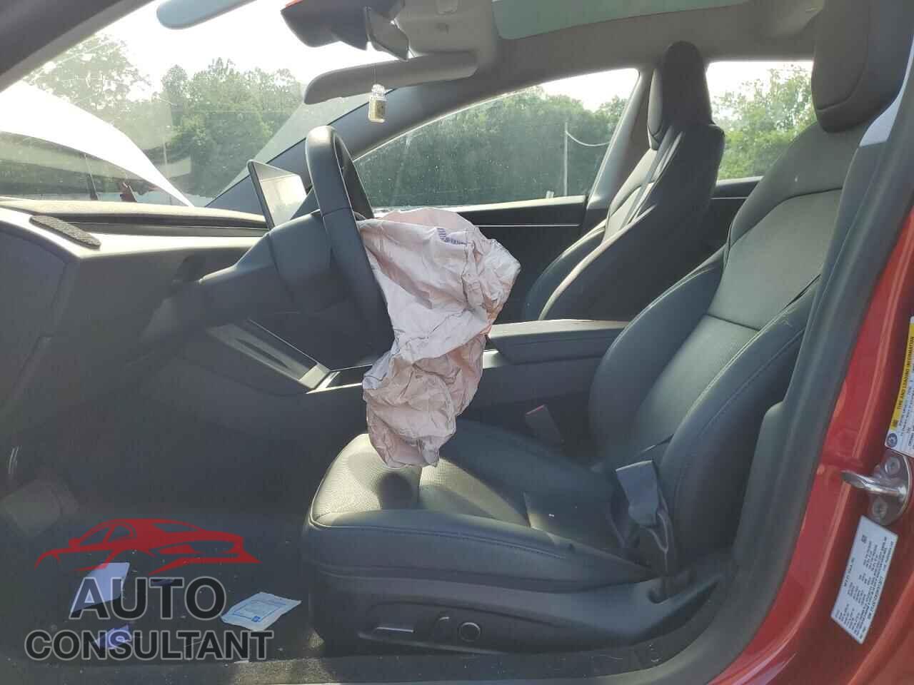 TESLA MODEL 3 2024 - 5YJ3E1EB3RF813877