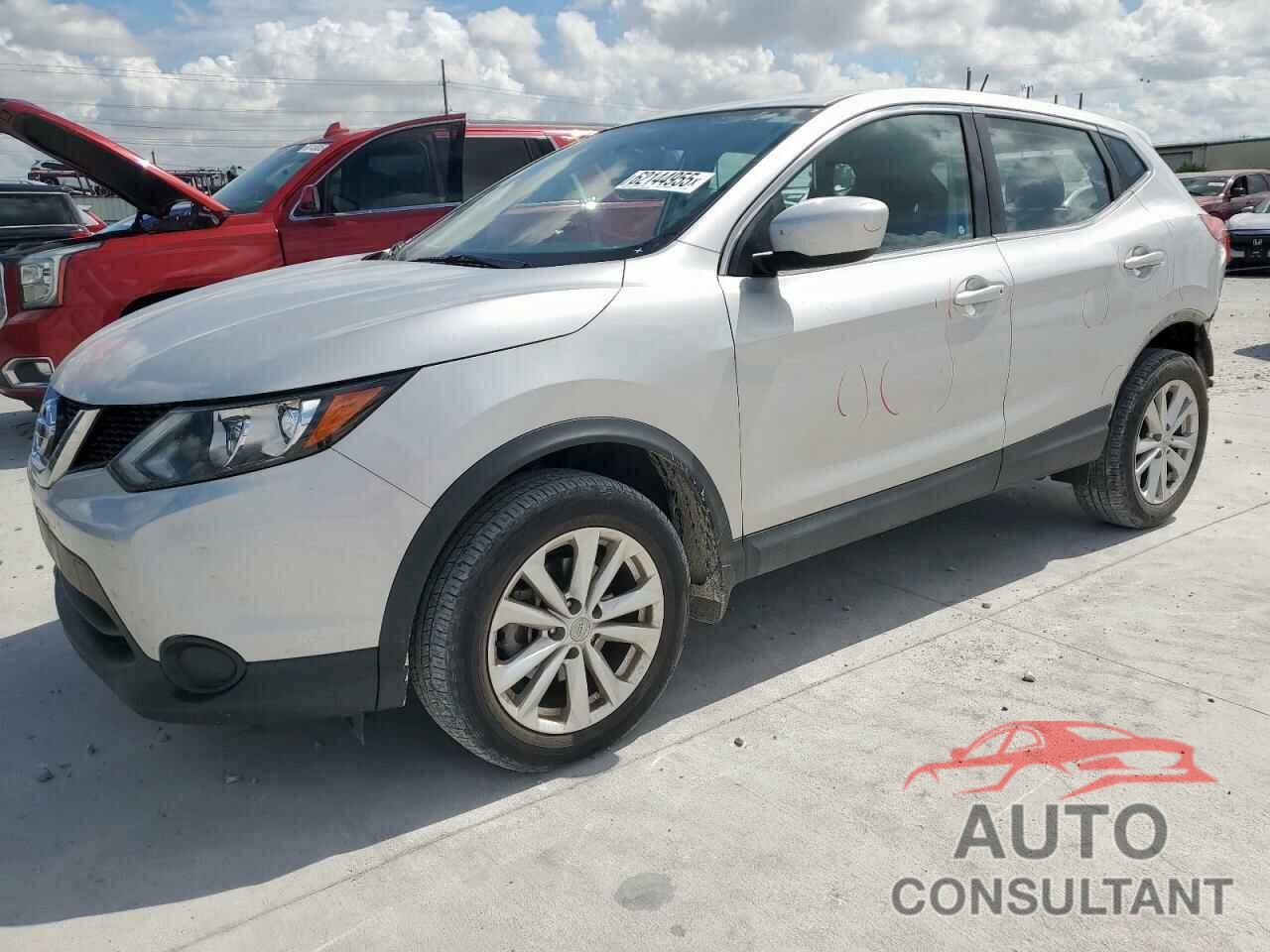 NISSAN ROGUE 2017 - JN1BJ1CP2HW013266