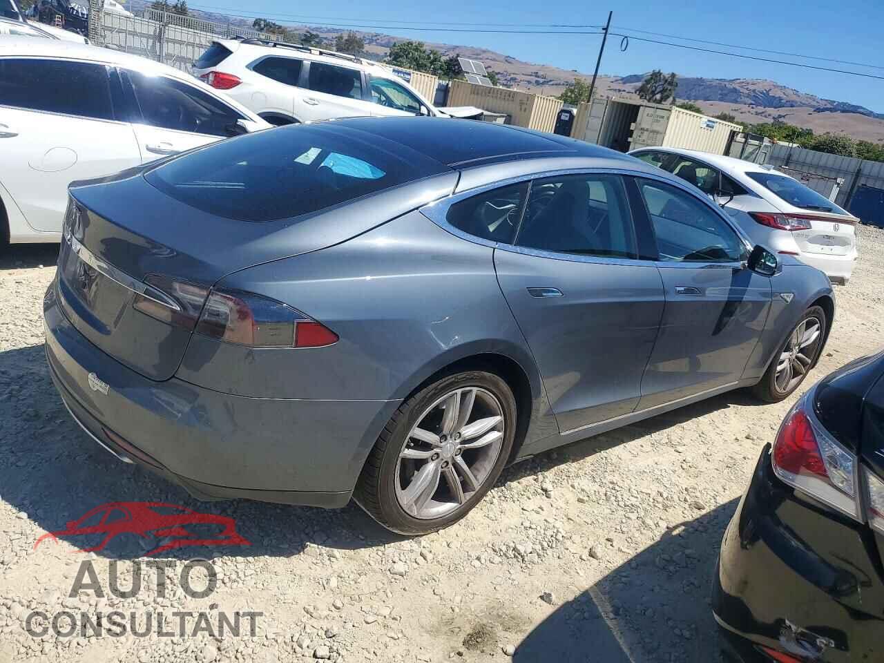 TESLA MODEL S 2013 - 5YJSA1AG9DFP04034