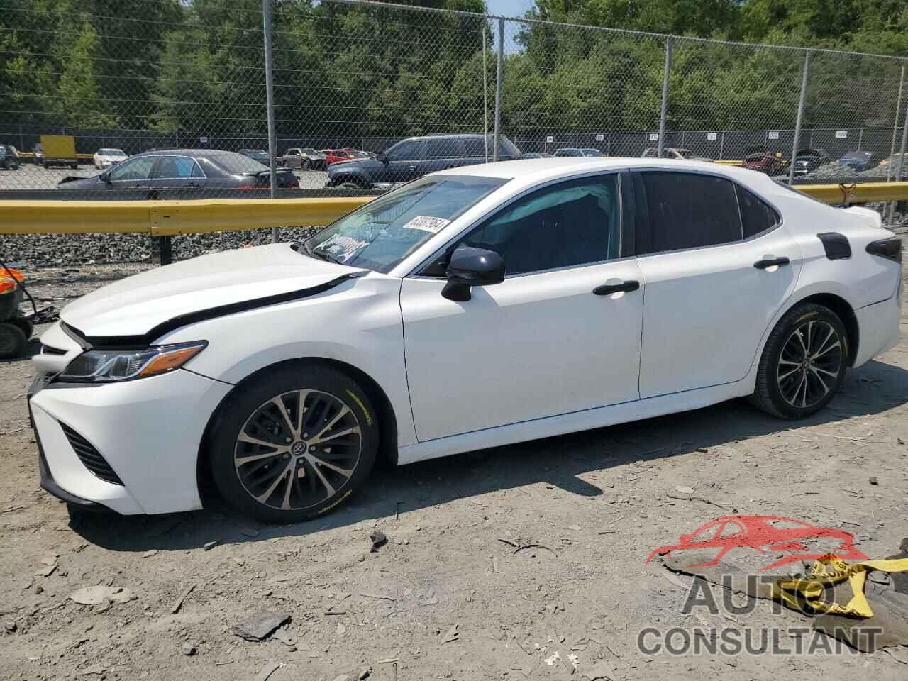 TOYOTA CAMRY 2018 - 4T1B11HK2JU062345