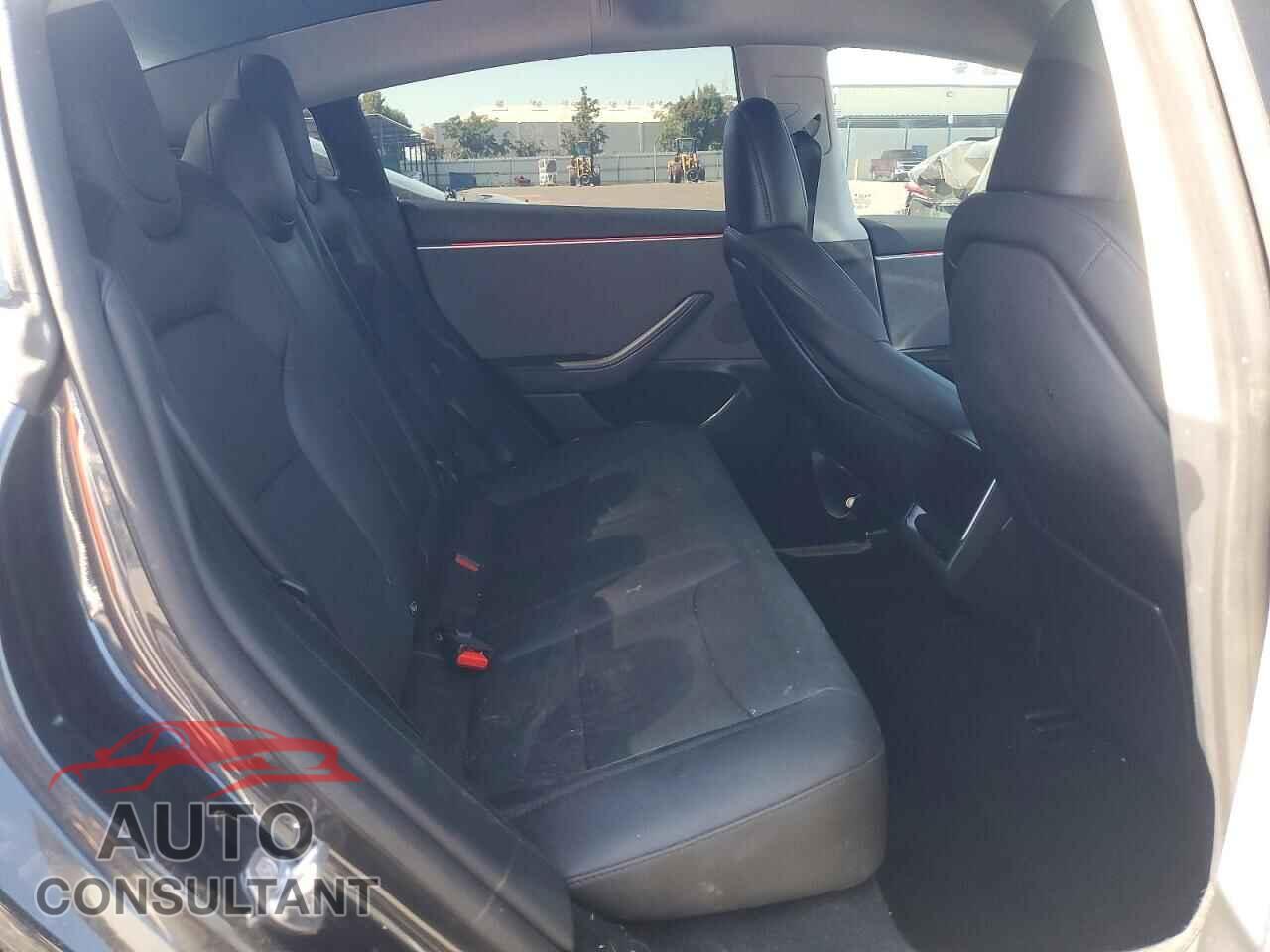 TESLA MODEL 3 2025 - 5YJ3E1EA4SF995103