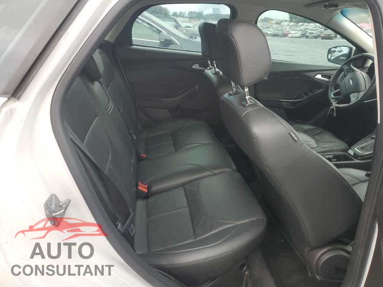 FORD FOCUS 2016 - 1FADP3N22GL292399