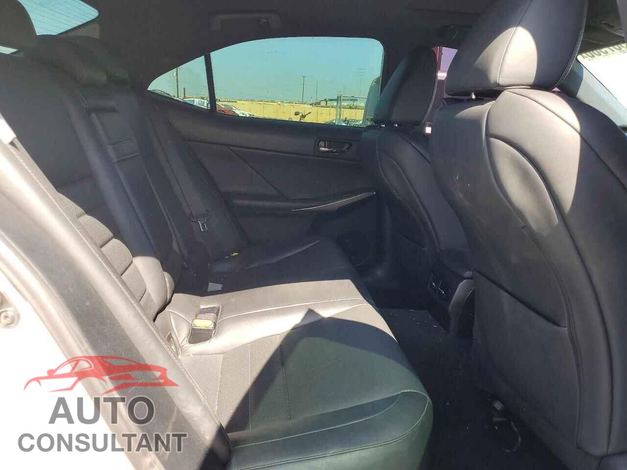 LEXUS IS 2015 - JTHBE1D27F5019070