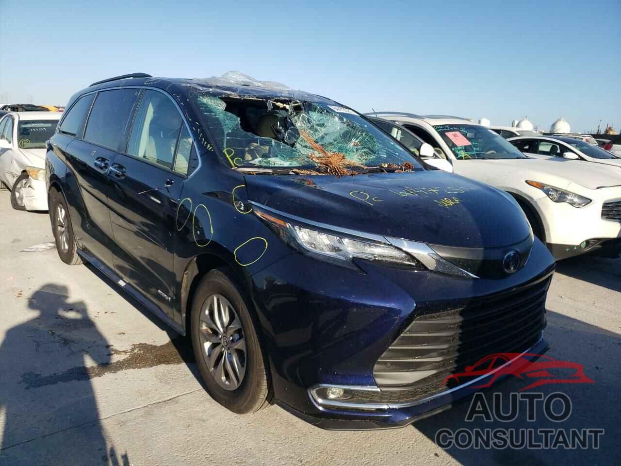 TOYOTA SIENNA 2021 - 5TDYRKEC3MS048943