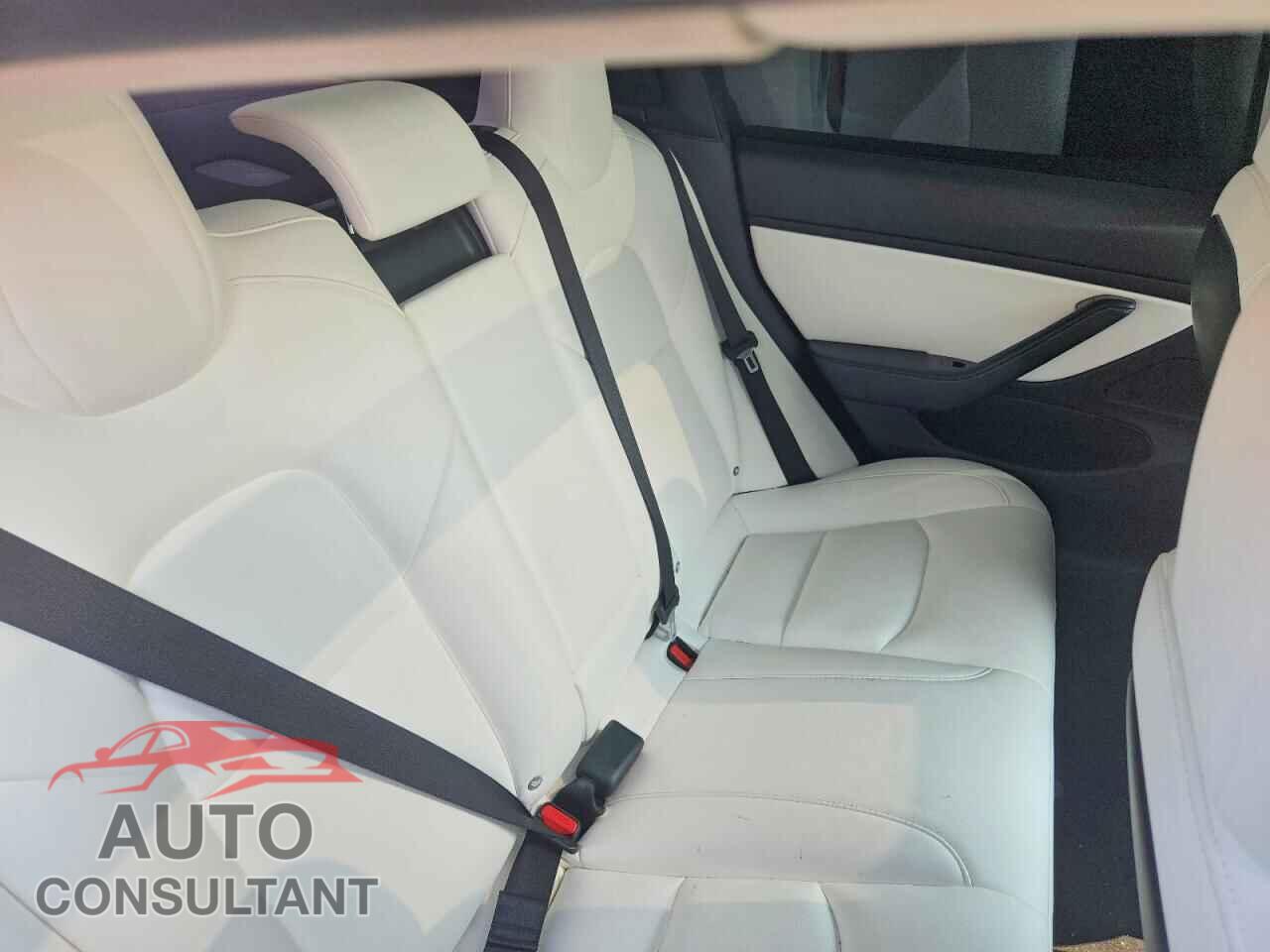 TESLA MODEL 3 2018 - 5YJ3E1EB2JF147552