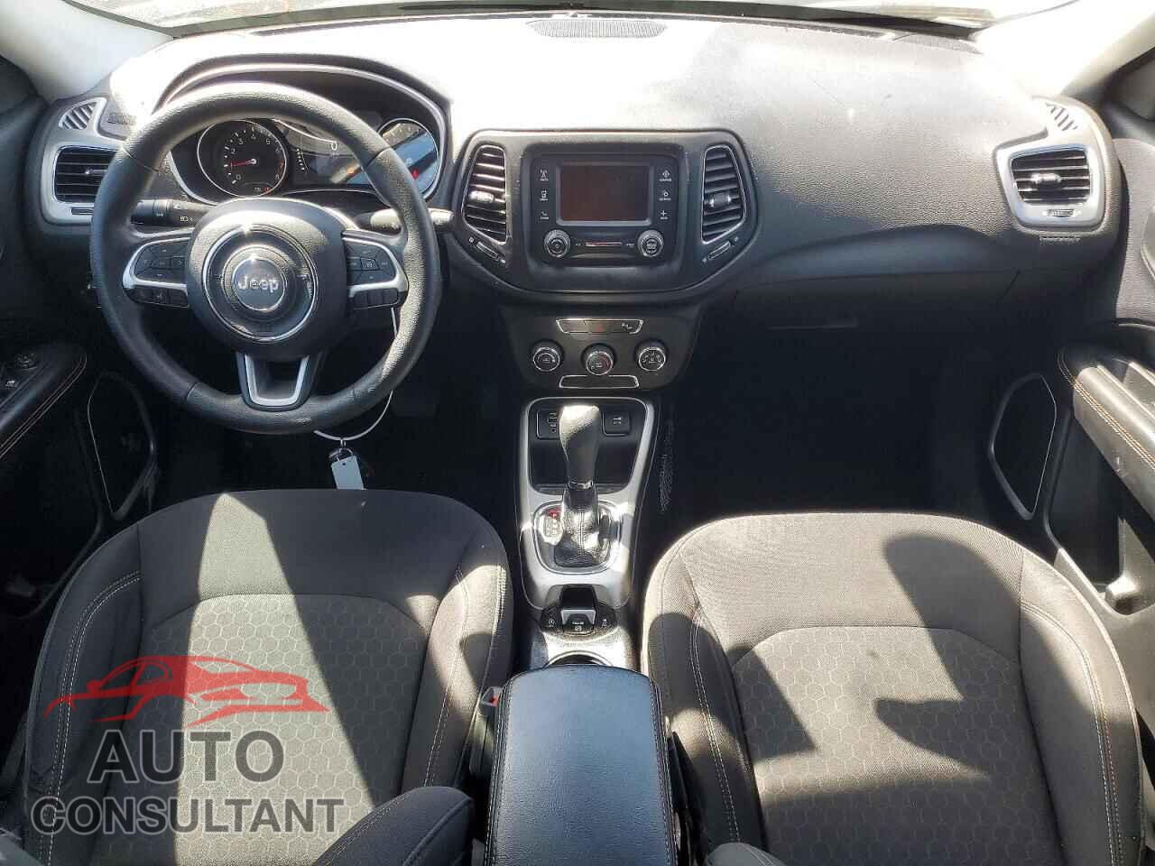 JEEP COMPASS 2017 - 3C4NJCAB8HT629430