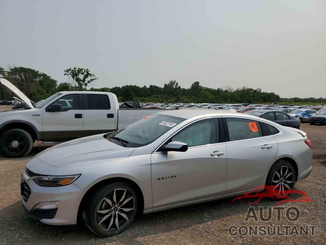 CHEVROLET MALIBU 2020 - 1G1ZG5ST8LF056821