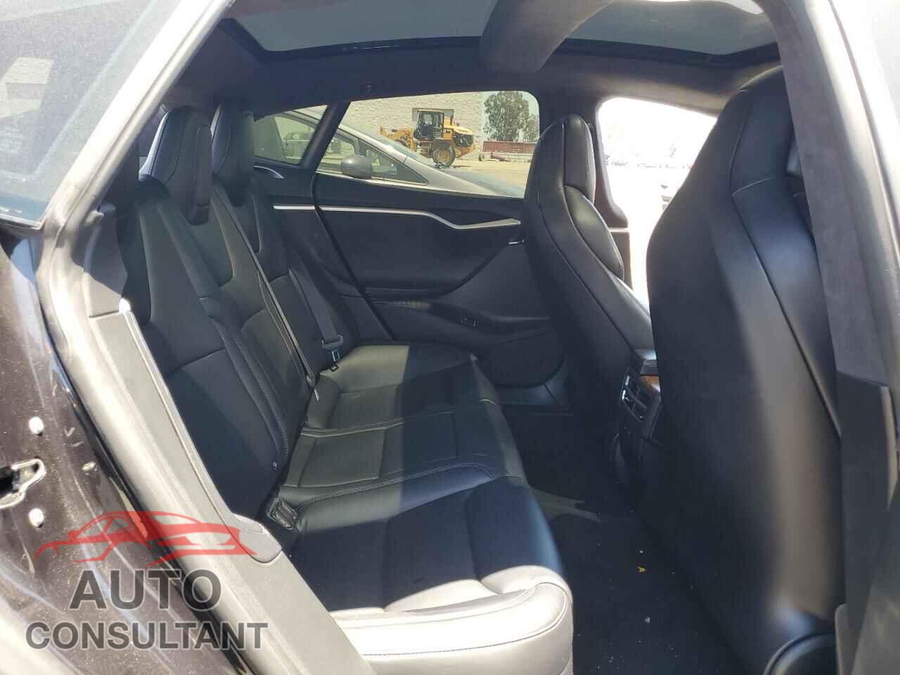 TESLA MODEL S 2017 - 5YJSA1E26HF220892