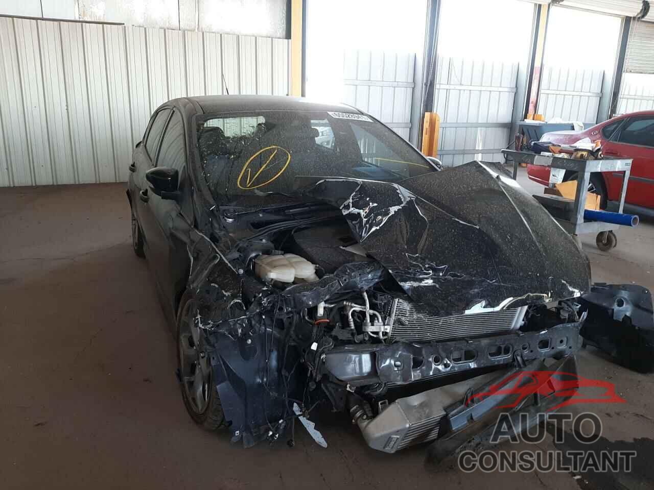 FORD FOCUS 2017 - 1FADP3L93HL290579