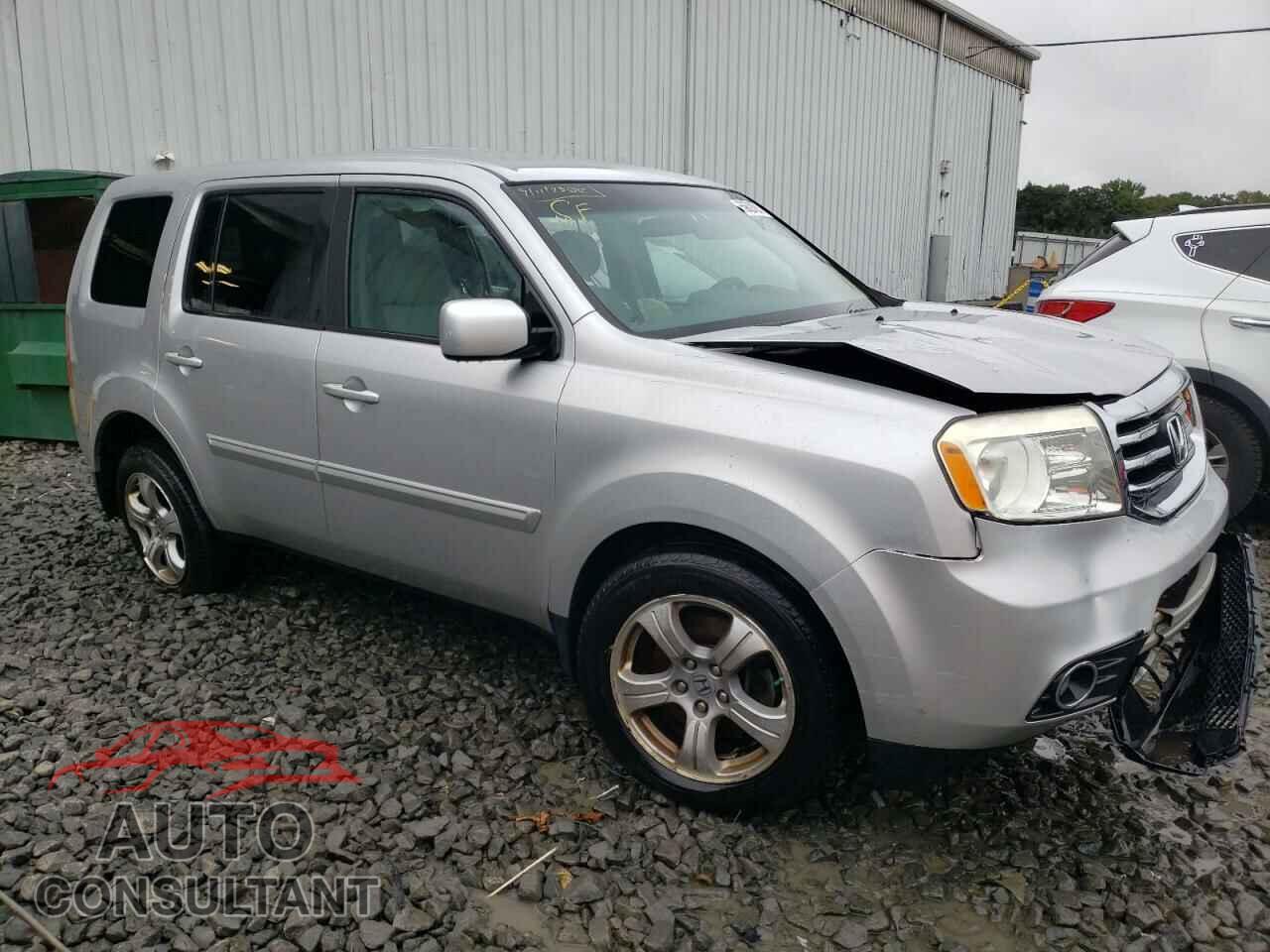 HONDA PILOT 2013 - 5FNYF4H48DB003753