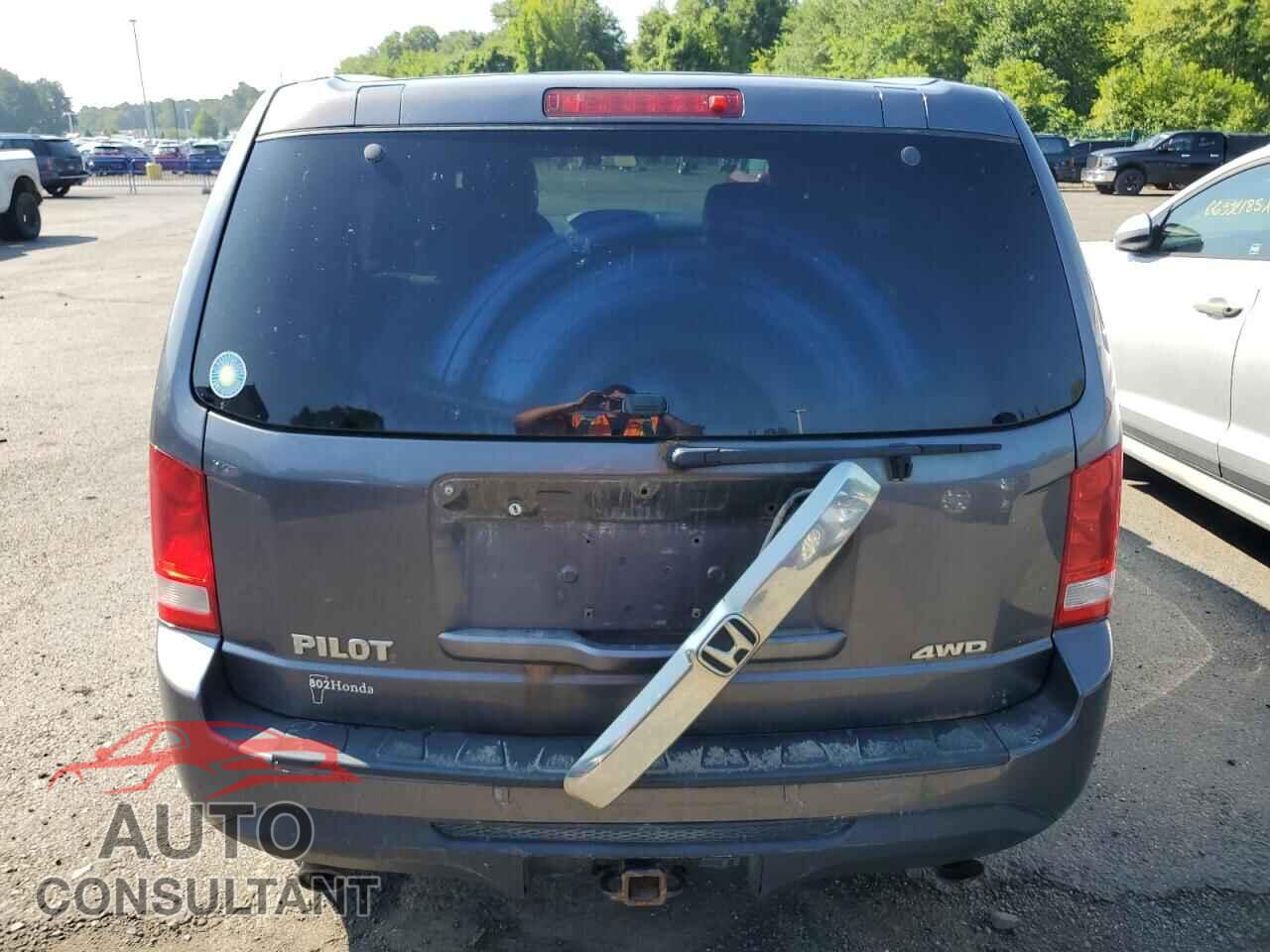 HONDA PILOT 2015 - 5FNYF4H49FB024114