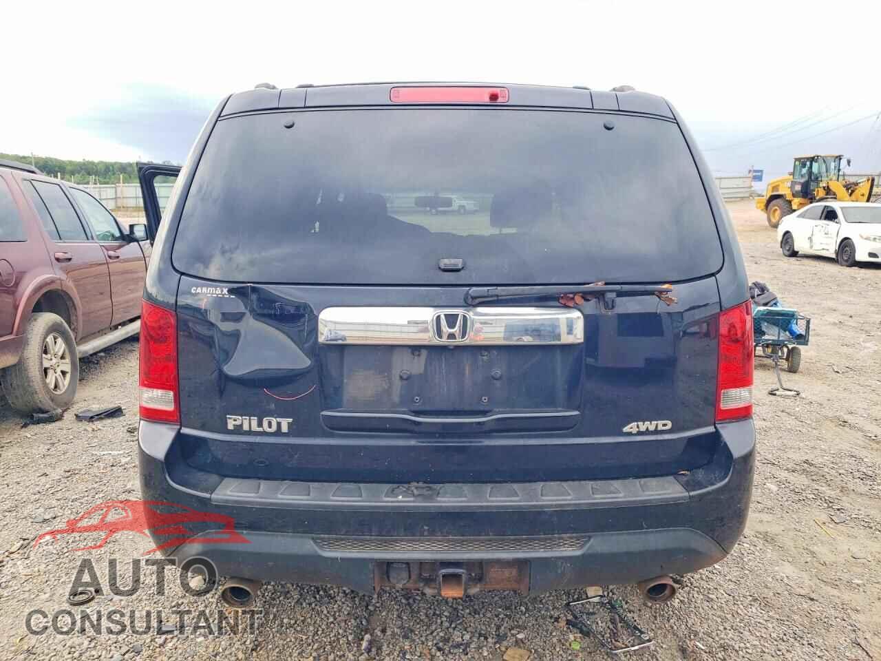 HONDA PILOT 2015 - 5FNYF4H58FB020015