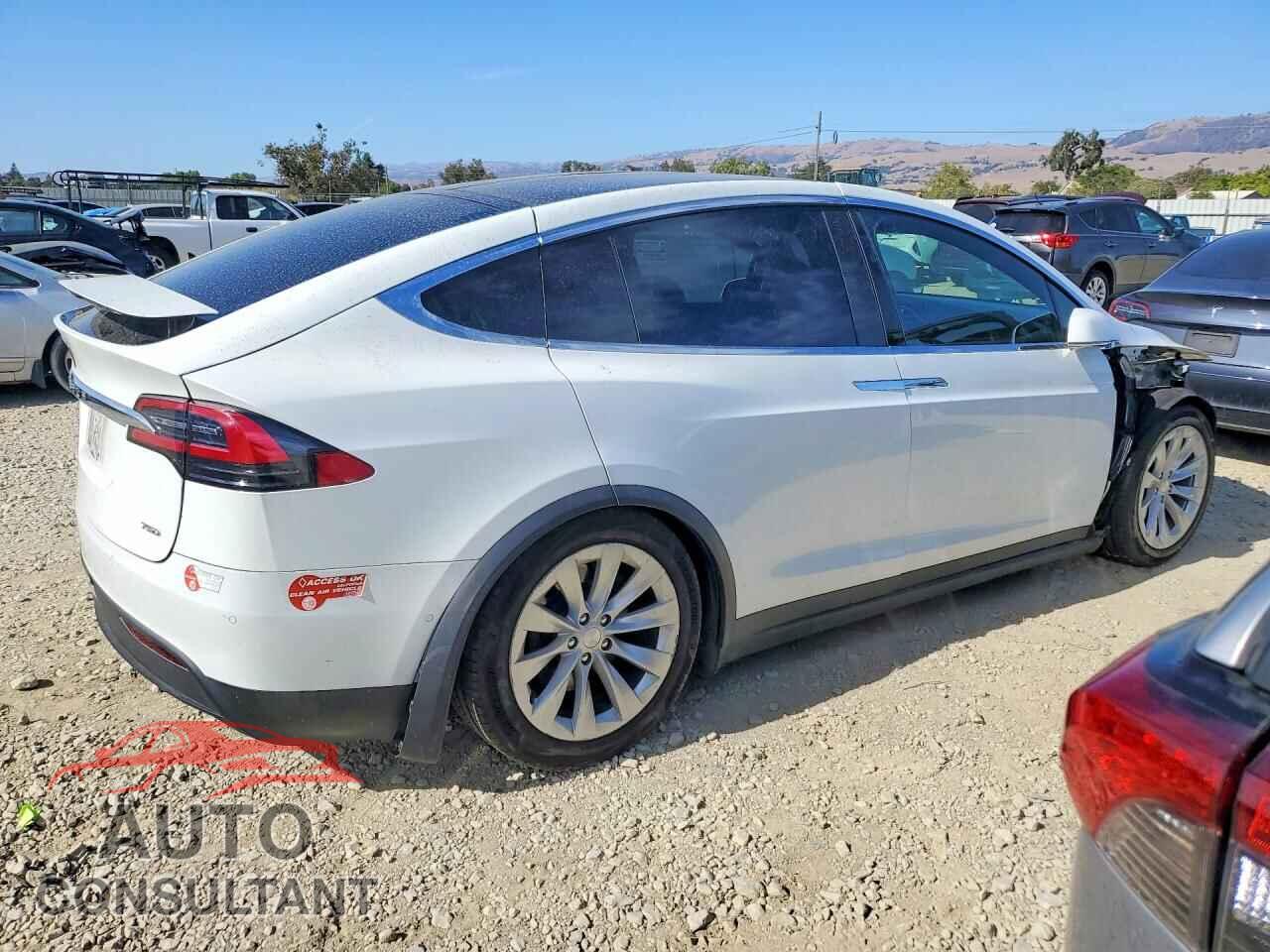 TESLA MODEL X 2016 - 5YJXCBE21GF033662