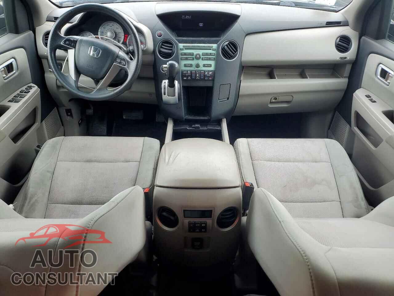 HONDA PILOT 2011 - 5FNYF4H49BB032112
