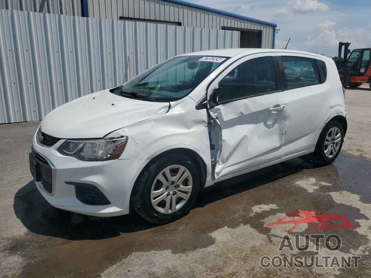 CHEVROLET SONIC 2018 - 1G1JG6SH7J4104803