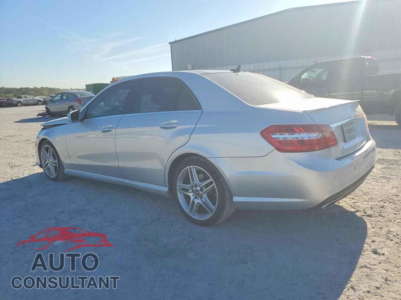 MERCEDES-BENZ E-CLASS 2011 - WDDHF8HB3BA266587