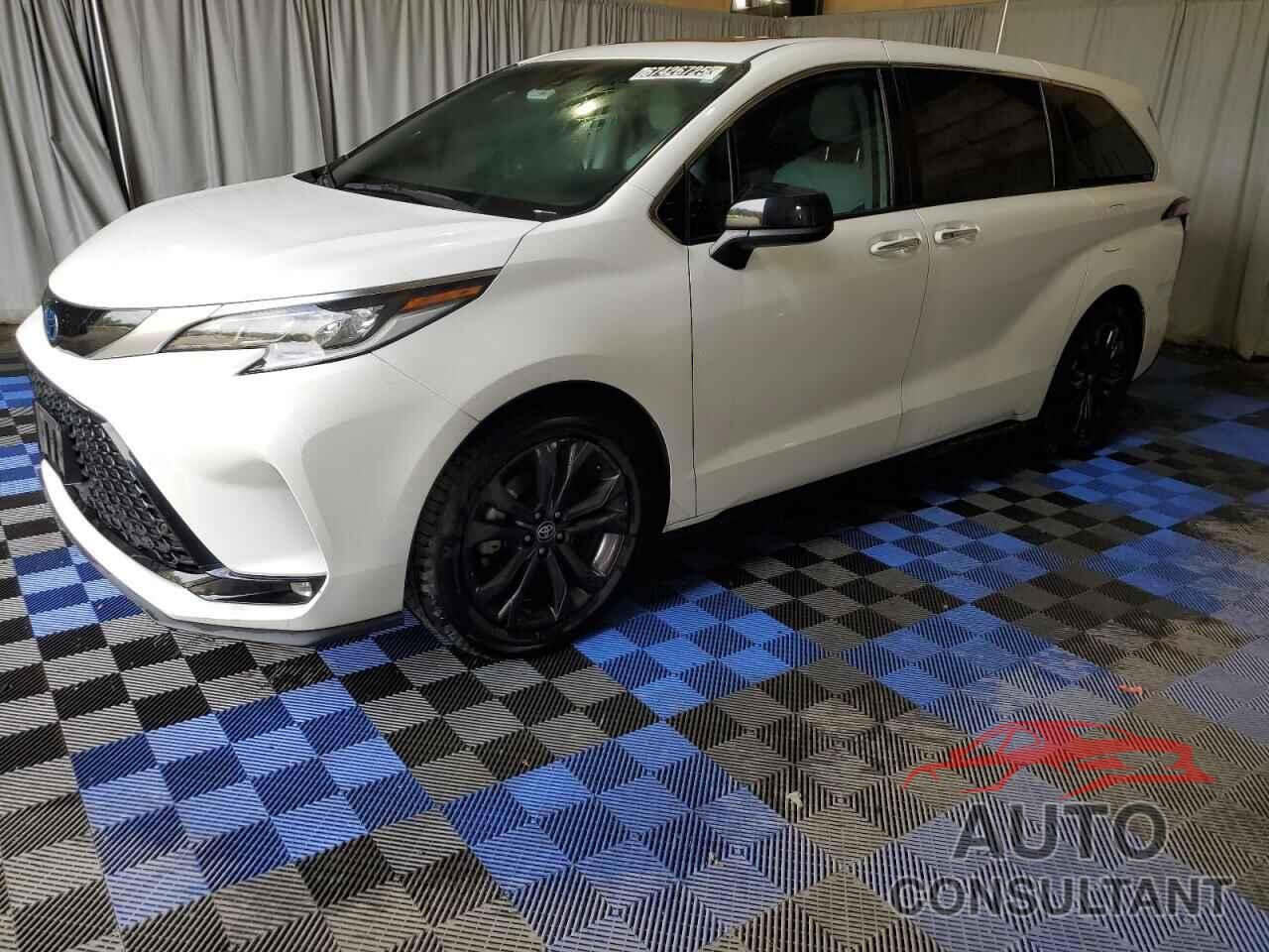 TOYOTA SIENNA 2022 - 5TDXRKEC1NS104312